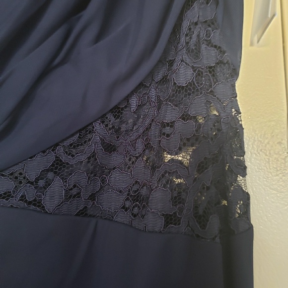 Dress - Picture 4 of 7